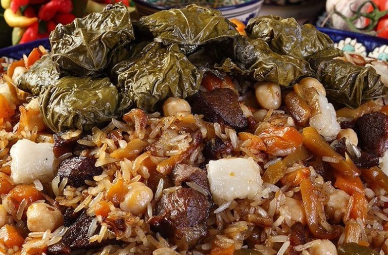 Plov S Dolmoj